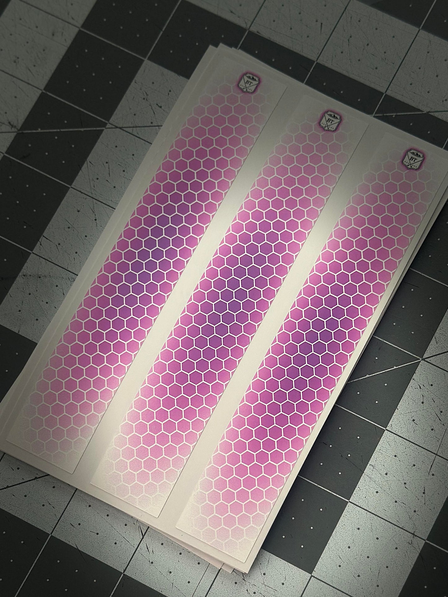 White Shadow Drop Honeycomb Arrow Wraps