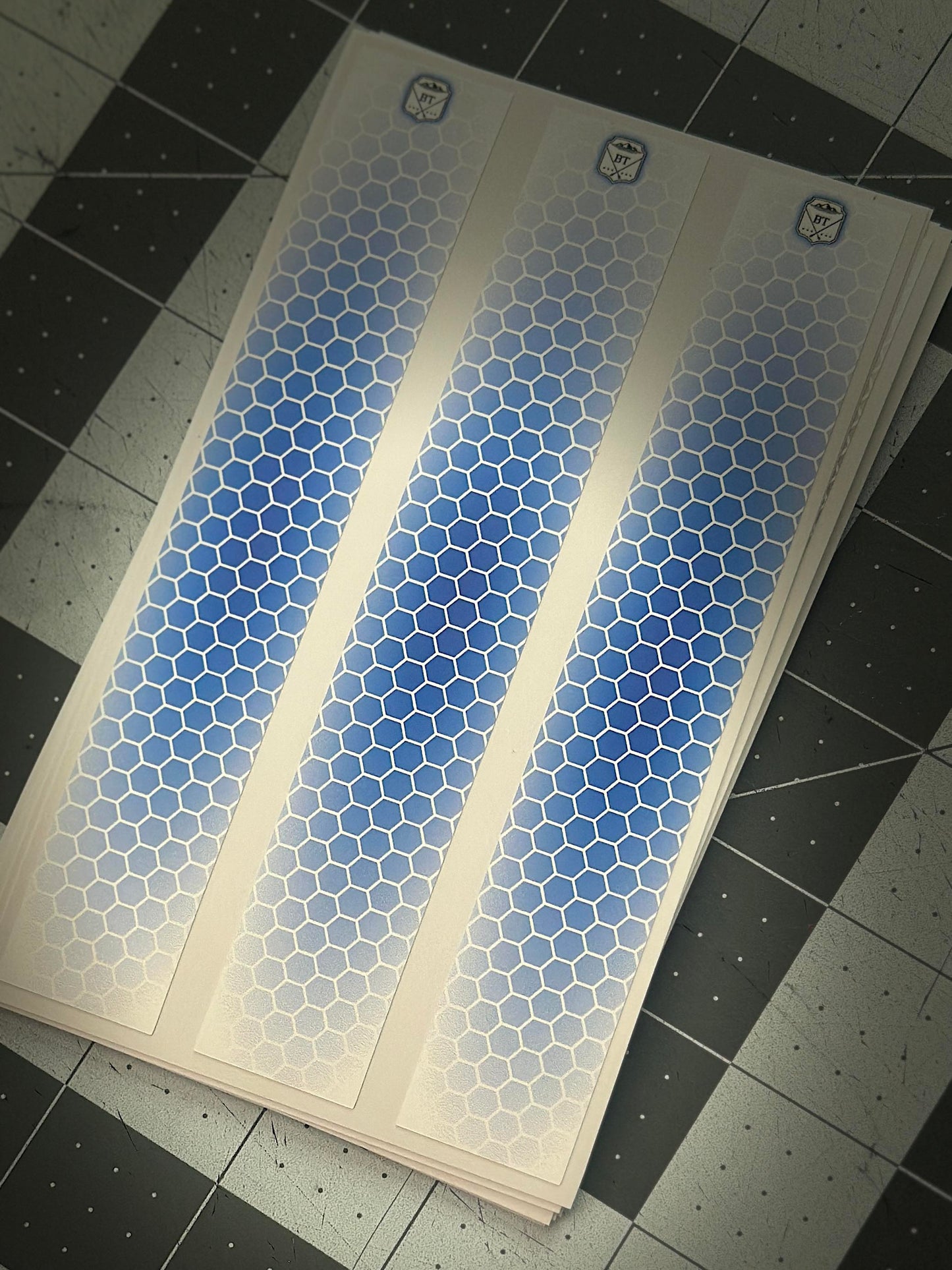 White Shadow Drop Honeycomb Arrow Wraps