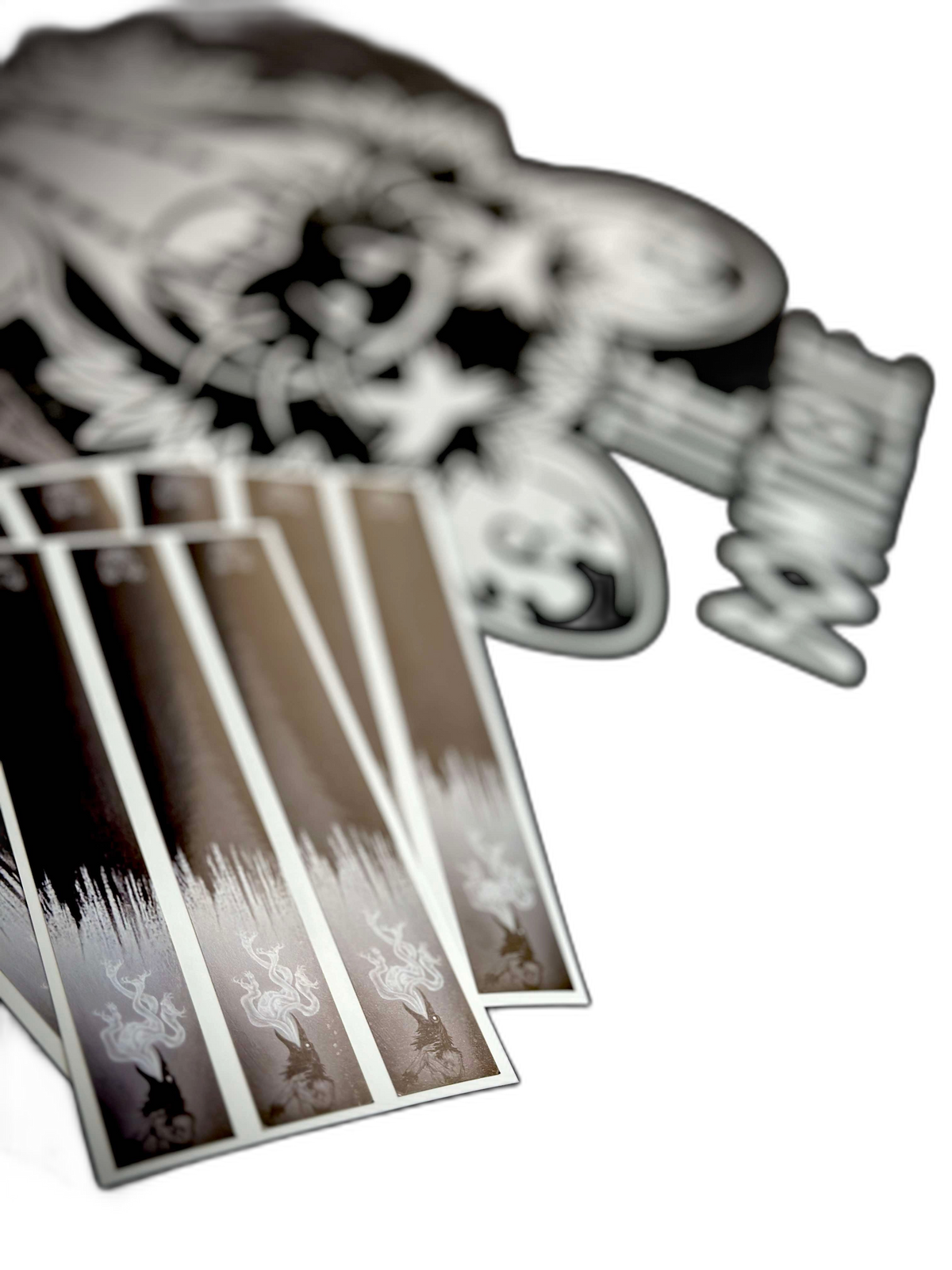 Ravin Arrow Wraps, black and red, featuring the Ravin brand logo. | titlex-cutout